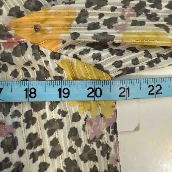 Loft Petite Shimmer Floral Pleated Blouse Gold Pink Leopard Pure Pearl Top Sz S - Picture 11 of 12